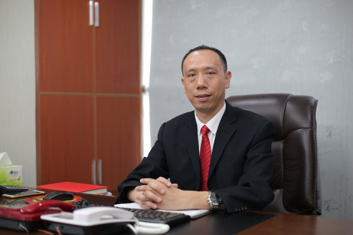 湖北恩威藥業(yè)董事長(zhǎng):陸華艾.jpg 湖北恩威藥業(yè)董事長(zhǎng):陸華艾.jpg